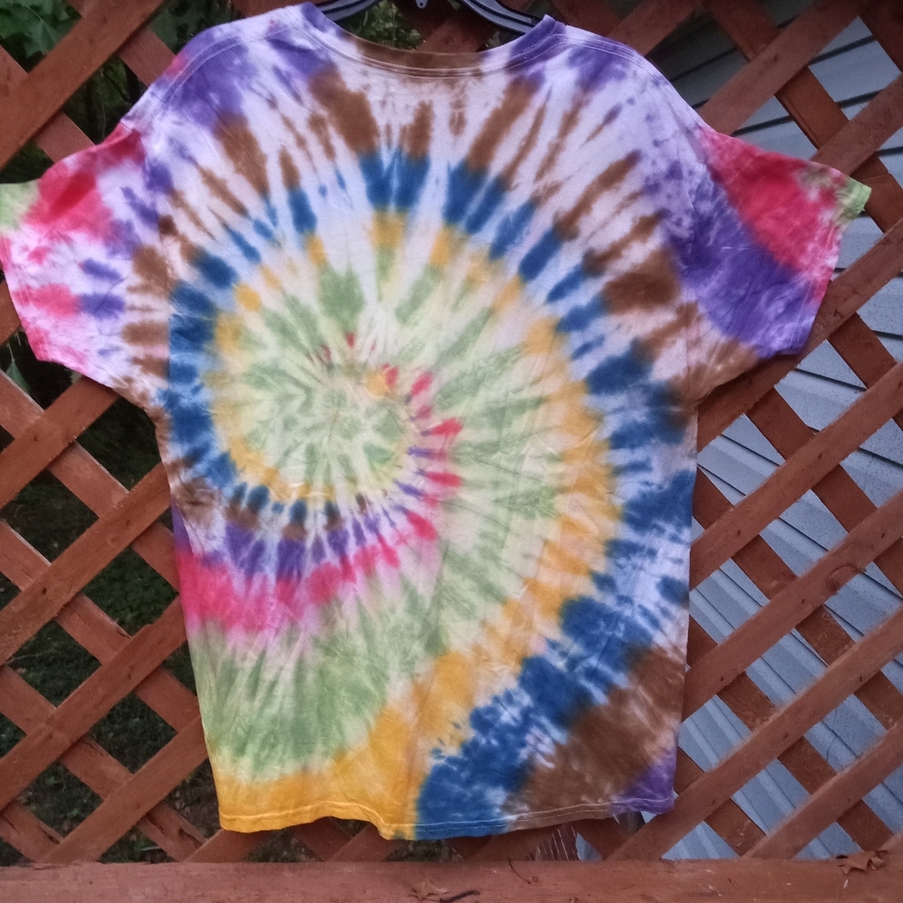 Tie-die T-Shirt Hanes size XL true to size multi color